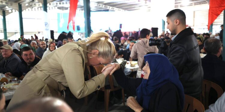 İftar Sofrası Bu Kez İlbade Mahallesi’ne Kuruldu