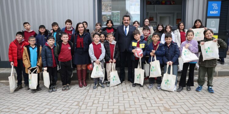 “Pamukkale’de Atıklar Sevince Dönüştü: Minik Çevreciler Hem Eğlendi Hem Kazandı!”