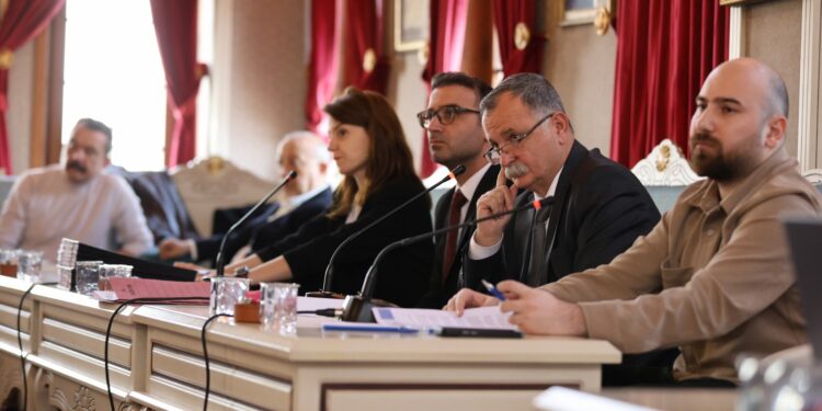 Yunusemre Meclisi’nden Amerika ve İsrail’e Kınama