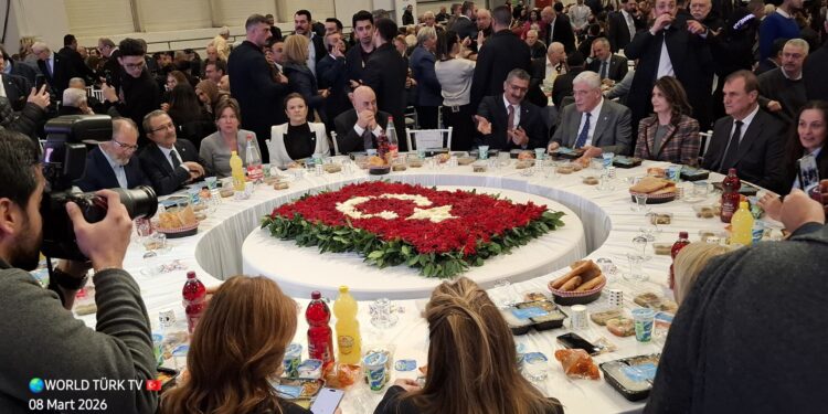 İstanbul’da 10 Bin Kişilik Dev İftar Buluşması