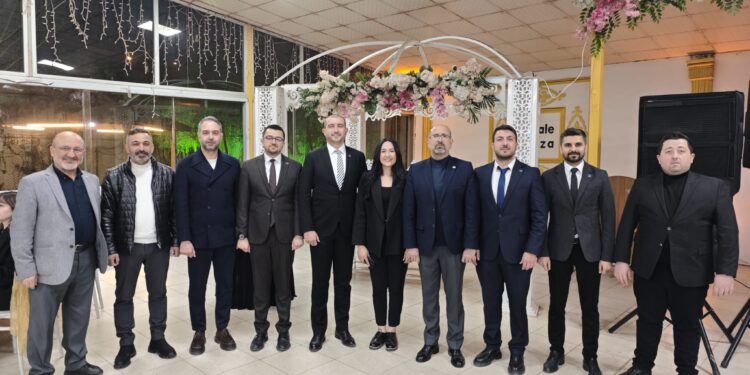 Anahtar Parti Yunusemre Teşkilatı İftarda Buluştu