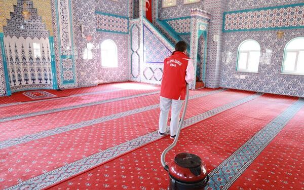 Uşak’ta Köy Camilerinde Temizlik Seferberliği
