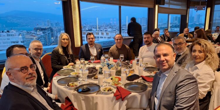 AK Partili Çankırı İzmir Basınını iftarda ağıladı