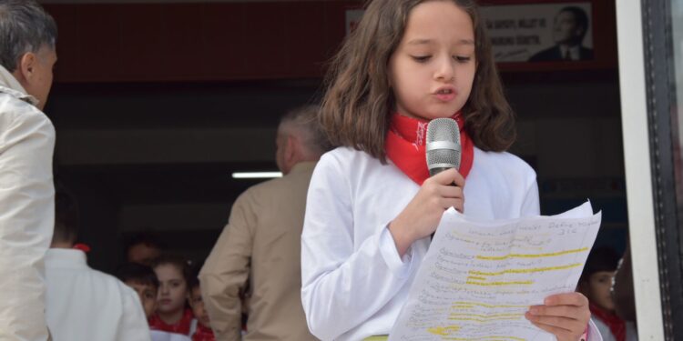 Halilyurtseven İlkokulu’nda İstiklal Marşı ve Çanakkale Zaferi Anıldı