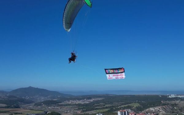 Uşak’ta 8 Mart’a Farklı Kutlama: Kadınların Adı Gökyüzüne Yazıldı