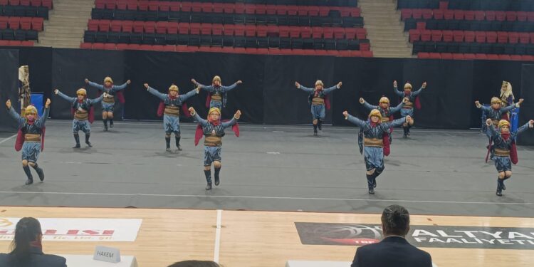 Uşak’ta Halk Oyunları Coşkusu İl Birincileri Belli Oldu.