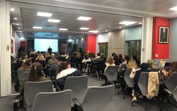 Aydın’da Kendin Ol, İz Bırak Eğitimi Yoğun Katılımla Gerçekleşti