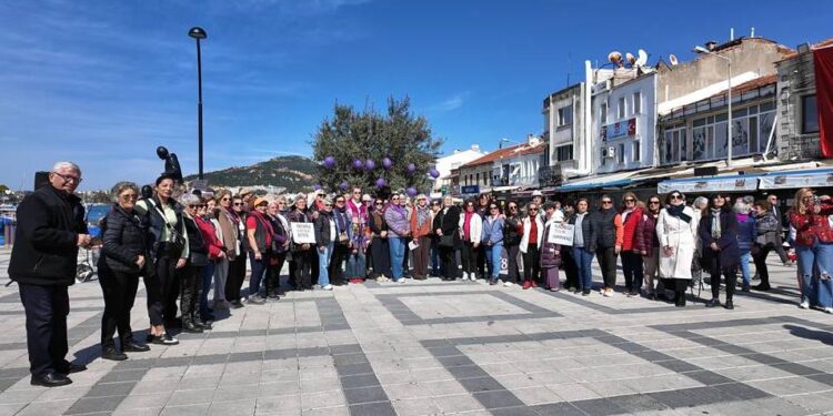 Foçada Dünya Emekçi Kadınlar Günü Etkinliklerle Kutlandı