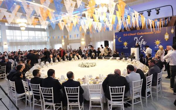 Uşak AK Parti Teşkilatı Vefa İftarında Buluştu