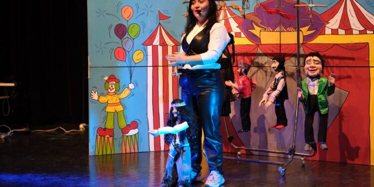 Yıldırım Belediyesi, Minikleri Kukla Gösterisiyle Buluşturdu