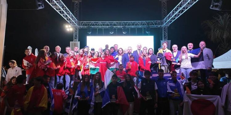 Turizmle Spor Birleşti Techno 293’te Dünya Şampiyonları Foçada Kürsüye Çıktı