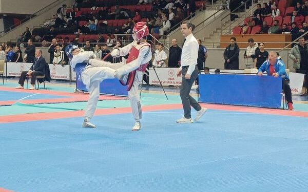 Uşak’ta Nefes Kesen Tekvando Mücadelesi! 363 Sporcu Zirve İçin Tatamide