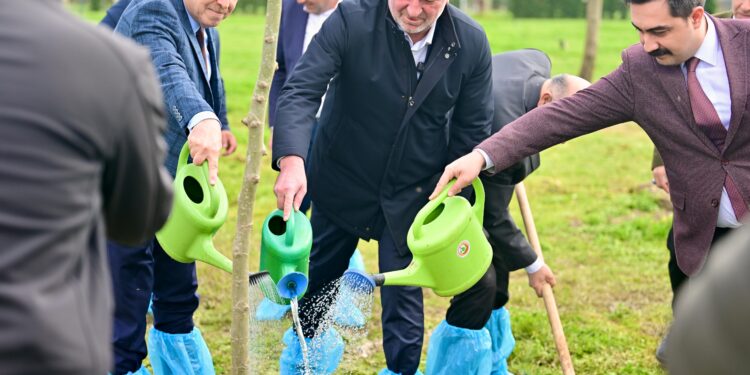 Karacabey’de Bursa’nın Fethi’nin 700.Yılı Anısına Fidanlar Toprakla Buluştu