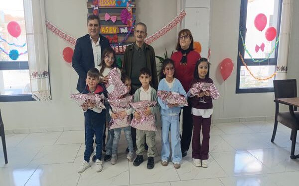 Uşak Aşevi ve Gençlik Merkezi’nden Çocuklara 23 Nisan Şenliği