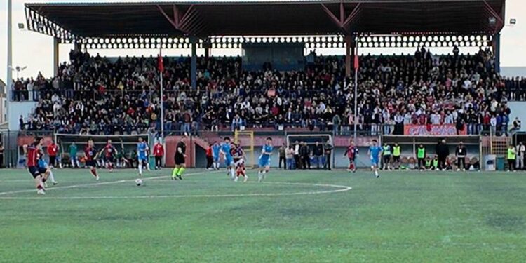 Amatör Maçta Binlerce Seyirci Bergamaspor 2- Foça Belediyespor 1