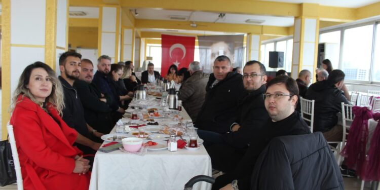 Gelecek Parti’sinden Manisa’ da dikkat çeken mesajlar: ” Liyakat, adalet ve güçlü demokrasi vurgusu”