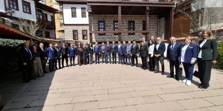 Efkan Ala: “Yeni Anayasa ile Güçlü Türkiye, Hedef İlk 10 Ekonomi”