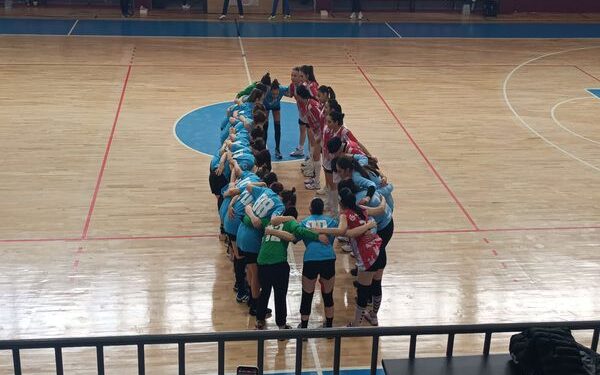 Uşak’ta Hentbol Nefes Kesti: Dörtlü Final Yolunda İlk Biletler Sahiplerini Buldu