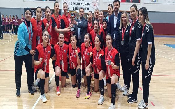Yeşilay Genç Kızlar Türkiye Hentbol Şampiyonu Kepez Belediyesi Oldu