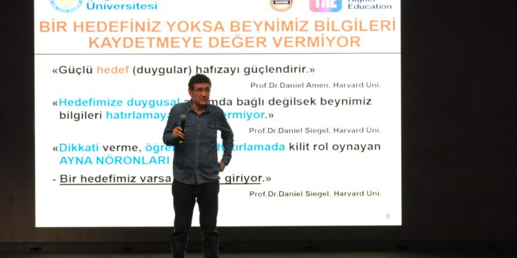 Bonus Hoca’dan Gençlere Sınav Taktikleri