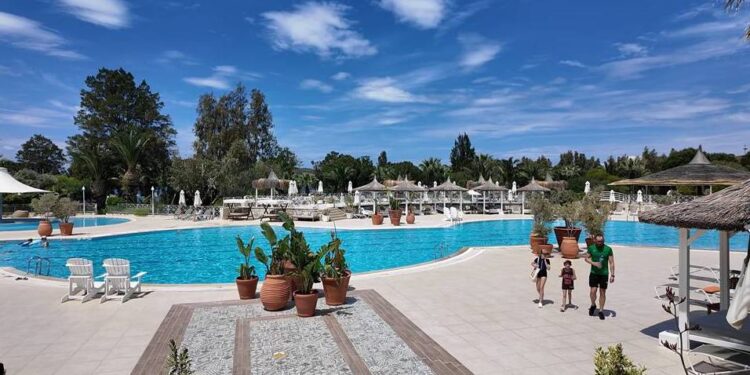 Foçada Sezon Başladı İlk Turist Grupları Geldi