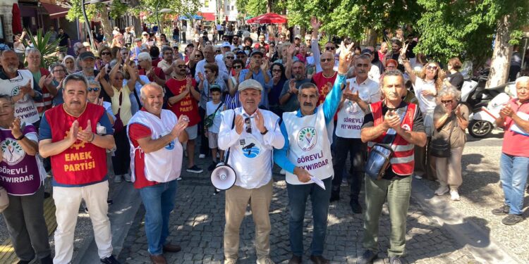 Foça Emek ve Demokrasi Güçlerinden Mutlak Butlan Eylemi