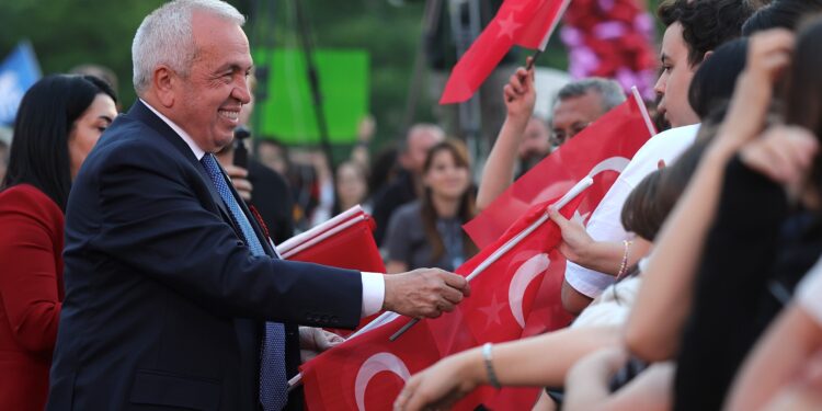 Nilüfer’de Binler Cumhuriyet İçin Yürüdü