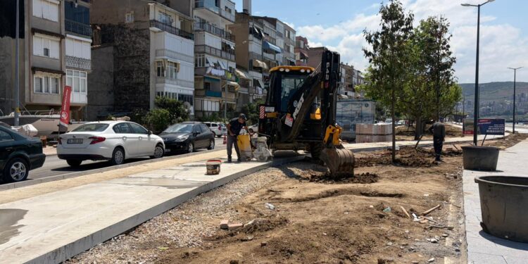 Büyükşehir, Gemlik’te Sahil Düzenleme Çalışmalarına Hız Verdi
