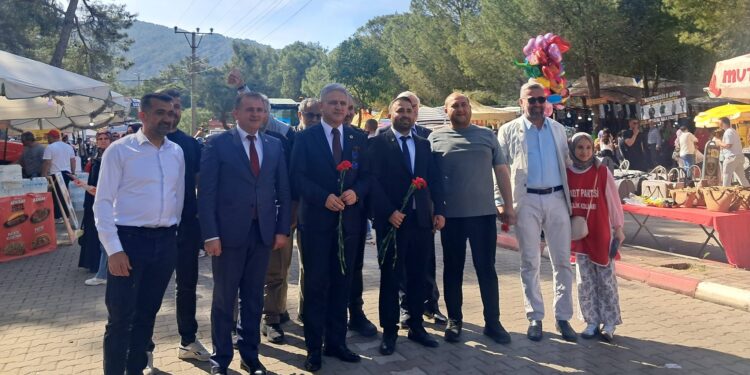 Saadet Partisi Manisa Teşkilatından Anneler Günü Kutlaması