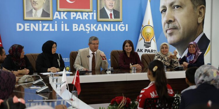 AK Parti Denizli İl Başkanlığı’nda Çocukların Bayram Coşkusu