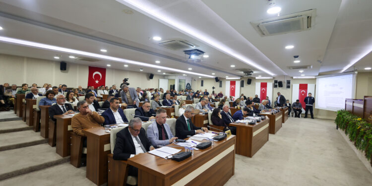 Başkan Kınay: “Önceliğimiz Karabağlar Halkının Takdiri ve Çözüm Üretmek Olmalı”