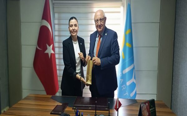 İYİ Parti Genel Başkan Yardımcısı Erozan’dan Uşak’ta Ekonomi, Sağlık ve Su Krizi Vurgusu