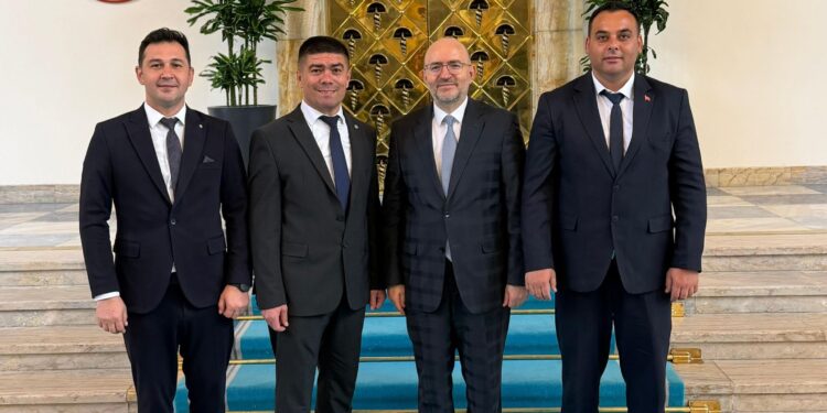 Denizli Burdurlular Dayanışma ve Yaşatma Derneği TBMM’de Alkışlarla Karşılandı