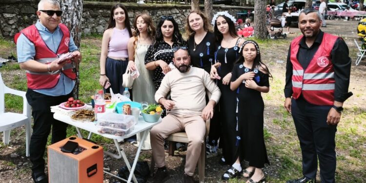 Milli Yol Partisi Manisa Teşkilatından Anneler Günü Etkinliği