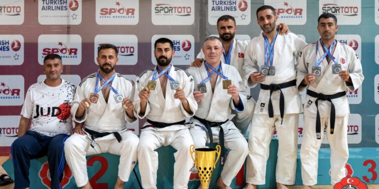 Yunusemreli Veteran Judoculardan Büyük Başarı