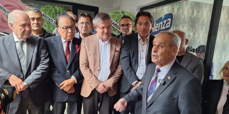 Ege Demokratlar Federasyonu Genel Merkezi Yoğun Katılımla Açıldı