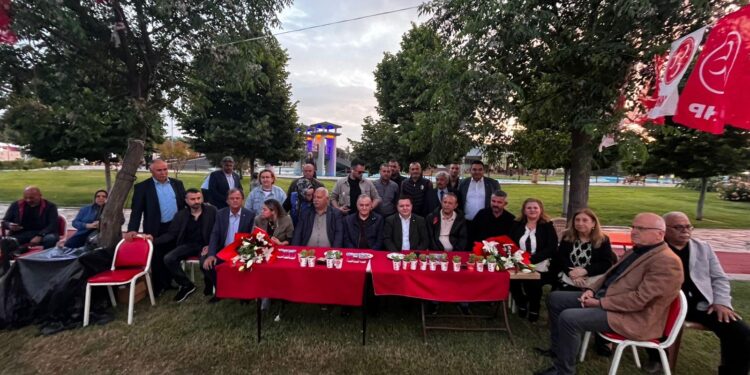MHP Teşkilatı  Çağlak Festivali’nde Vatandaşlarla Buluştu
