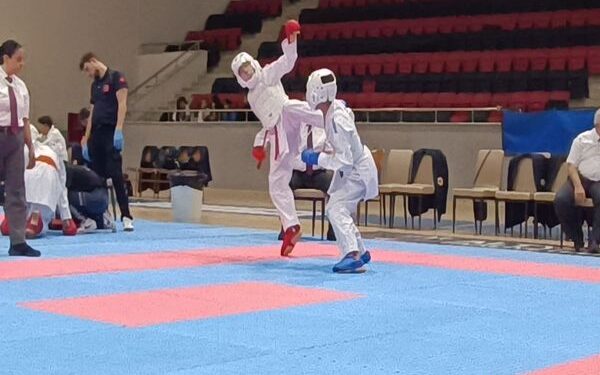 Türkiye küçükler ve yıldızlar karate Türkiye okul sporları final müsabakaları Uşak’ta düzenlendi