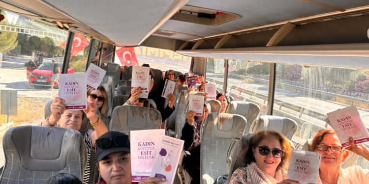 Yunusemreli Kursiyerler İzmir’i Gezdi