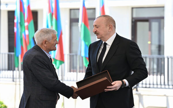 Azerbaycan Cumhurbaşkanından, Rahatsızlığı Bulunan Bir Şehidin Babasına Özel İlgi.