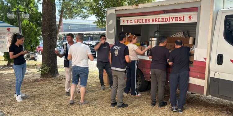 Efeler Belediyesinden Öğrencilere Ve Velilere Serinleten Destek