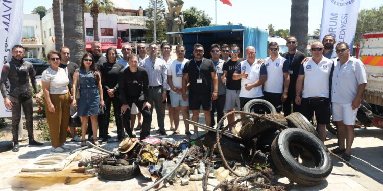 Deniz Dibi Temizliği Turgutreis’te Yapıldı