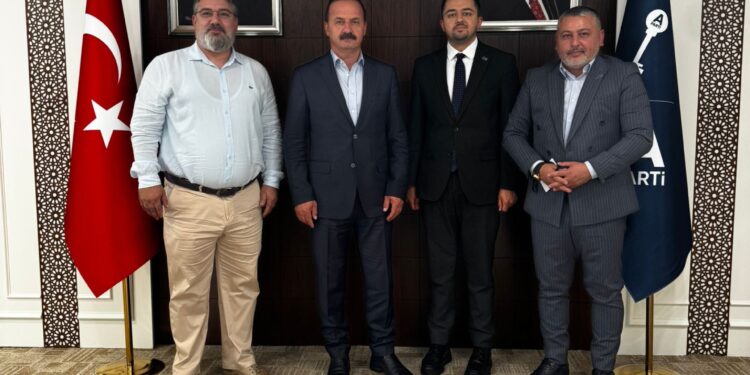 Anahtar Parti Manisa İl Başkanı Şakircan Dinç’ten Genel Başkan Yavuz Ağıralioğlu’na ziyaret