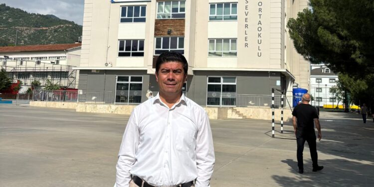 Hayat Boyu Öğrenmenin Güzel Bir Örneği: Şükrü Sezen