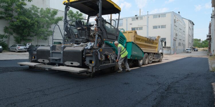 Yıldırım’da Yollar Yenileniyor Ulaşım Rahatlıyor