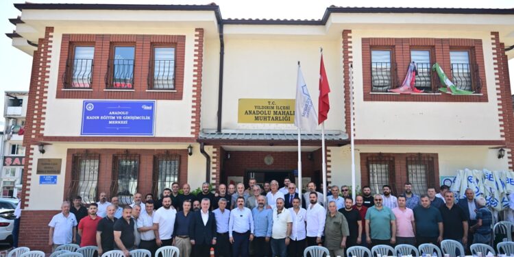 Yıldırım Belediye Başkanı Oktay Yılmaz, Anadolu Mahallesi’nde Esnafı Ziyaret Etti