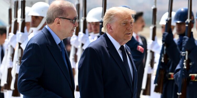 Trump Ankara’da: Cumhurbaşkanı Erdoğan Resmî Törenle Karşıladı