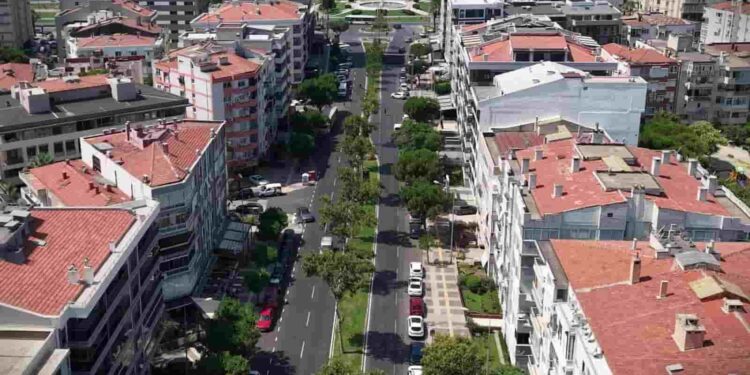 Girne Bulvarı Yenilendi: Karşıyaka’da Ulaşım Rahatladı