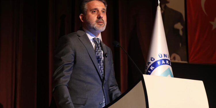 Şahin Biba, BUÜ Mimarlık Mezuniyetinde Genç Mimarlara Seslendi