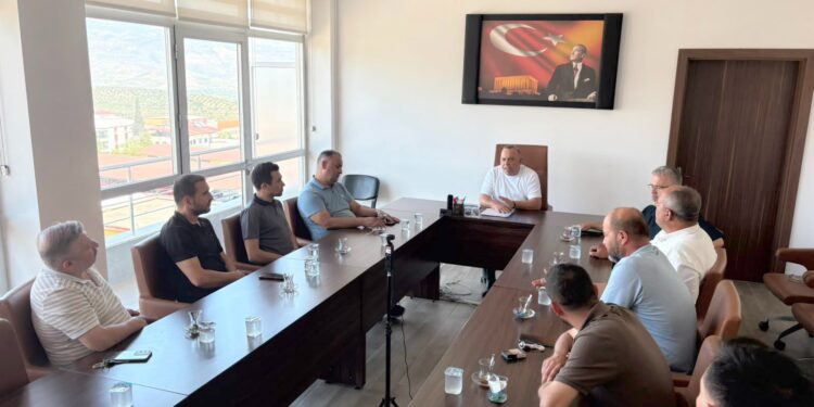 Başkan Özel Merkez Mahalle Muhtarları Dinleyerek Taleplerini Not Aldı